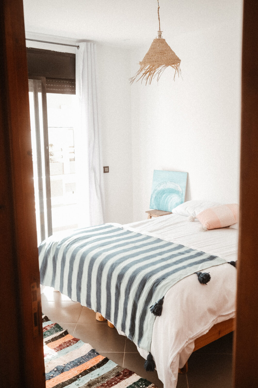 double room with bed and sun at ntona